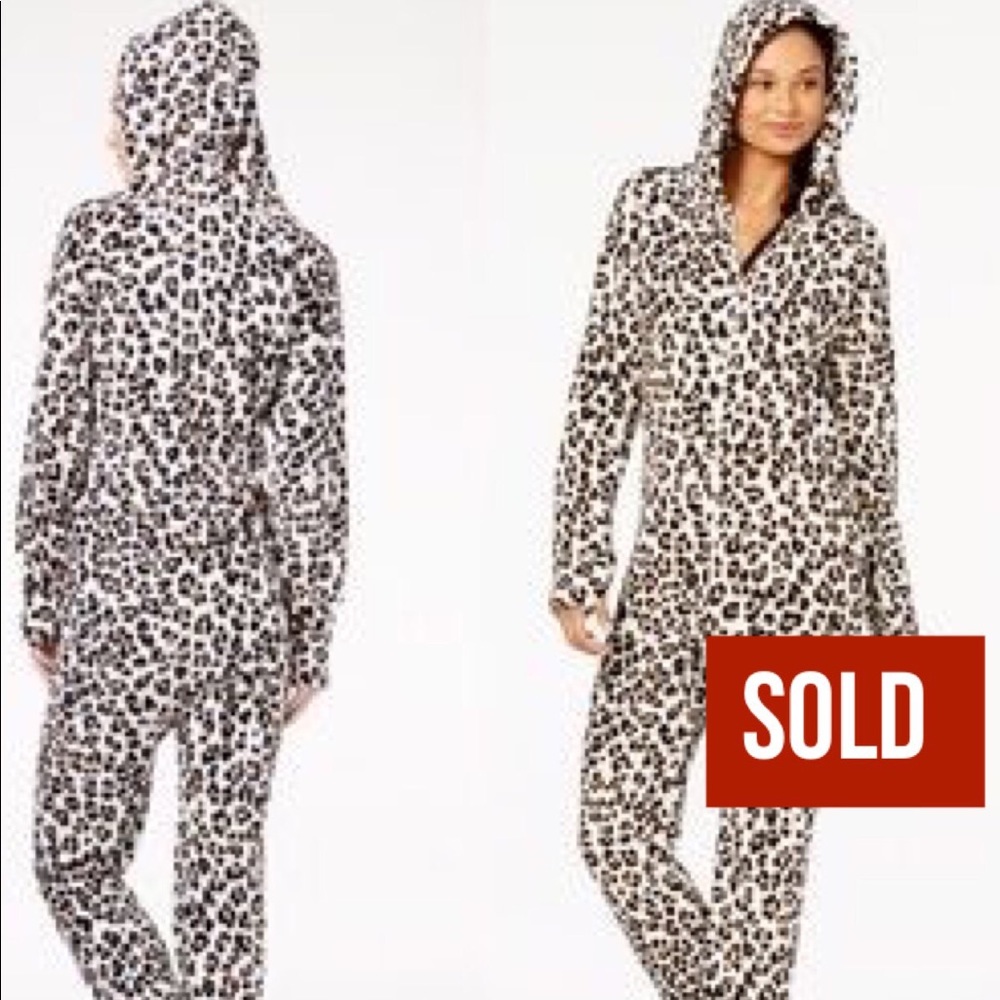 SOLD❗️Plush Hooded Leopard Print Footie Pajama